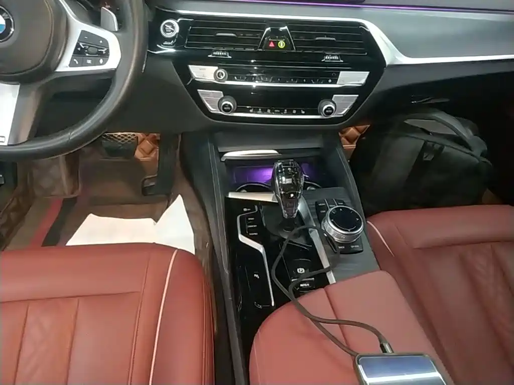 BMW 5 Series 2022 — фото 14