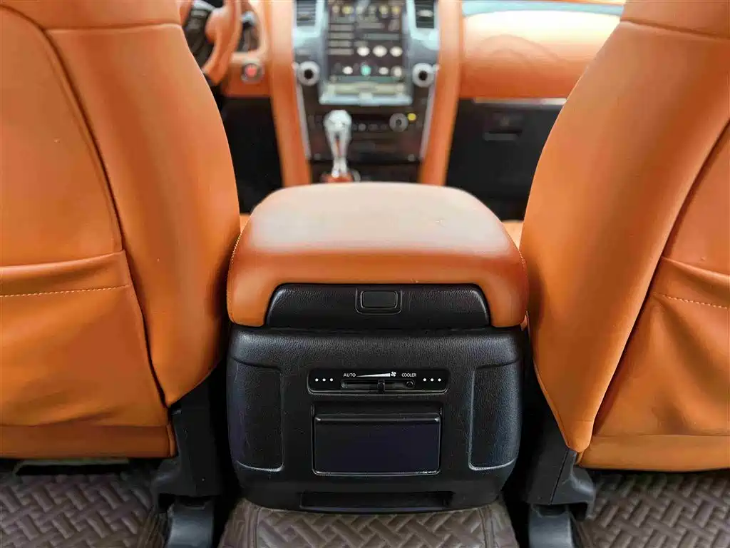 Nissan Patrol 2018 — фото 13