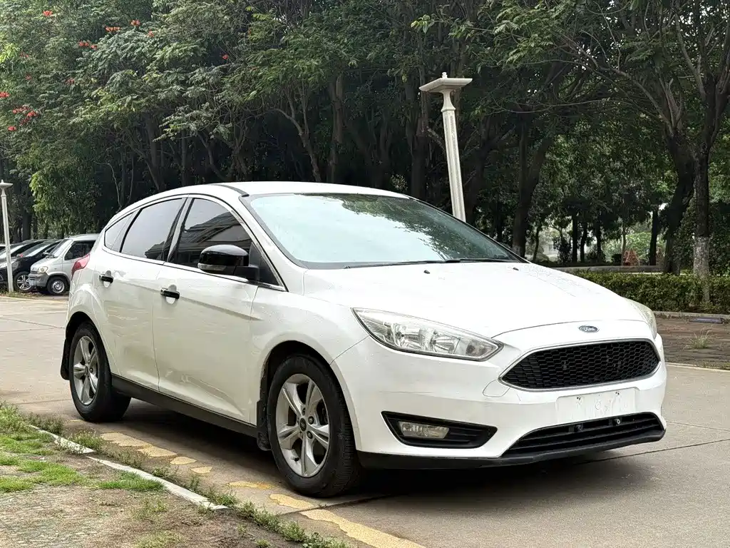 Ford Focus 2015 — фото 2