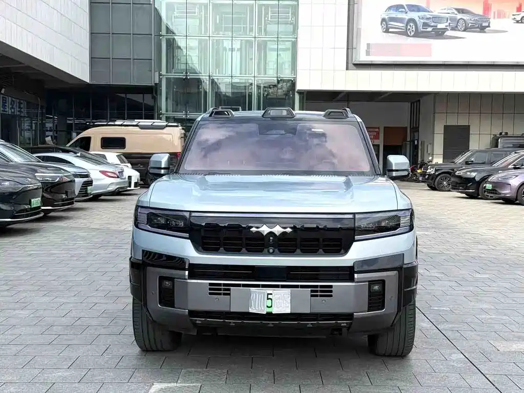 Fang Cheng Bao Leopard 8 2025