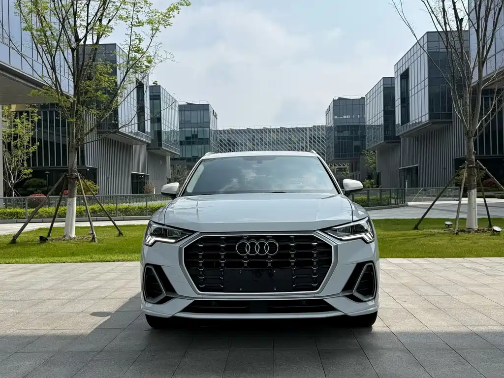 Audi Q3 2021 — фото 3