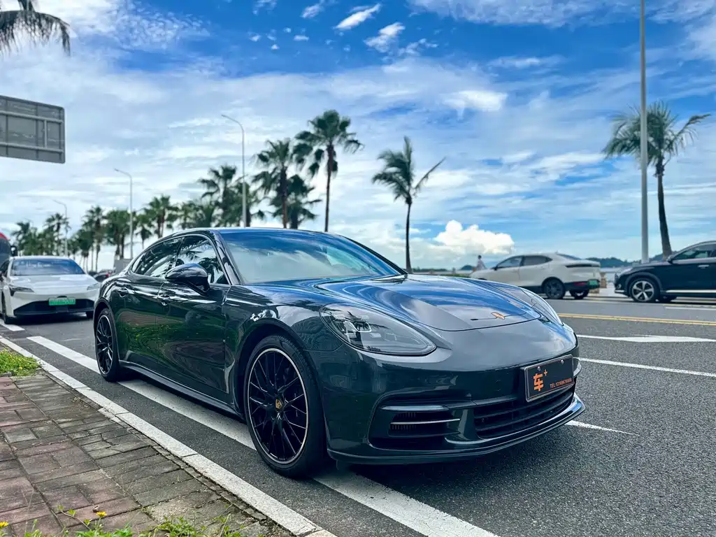 Porsche Panamera 2020 — фото 1