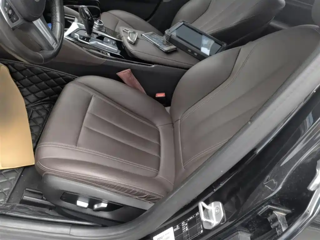 BMW 5 Series 2020 — фото 15