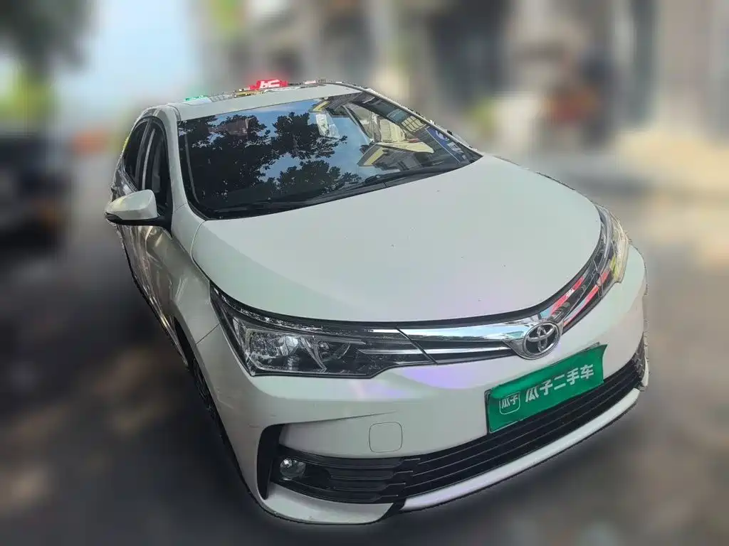 Toyota Corolla 2017 — фото 3