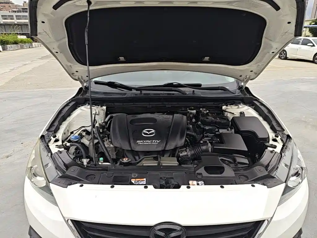 Mazda 3 Axela 2016 — фото 20