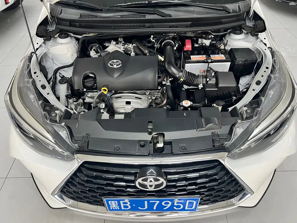 Toyota Yaris L 2023 — фото 11