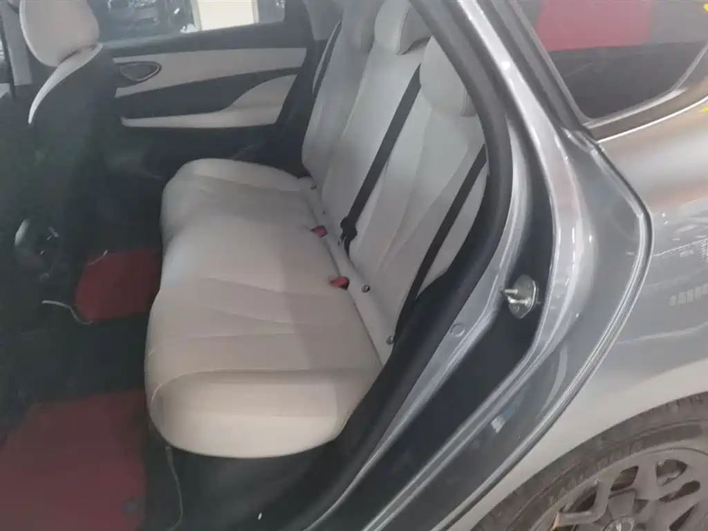 BYD Seal 05 DM-i 2025 — фото 17