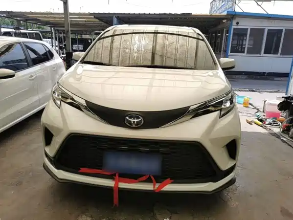 Toyota Granvia 2024