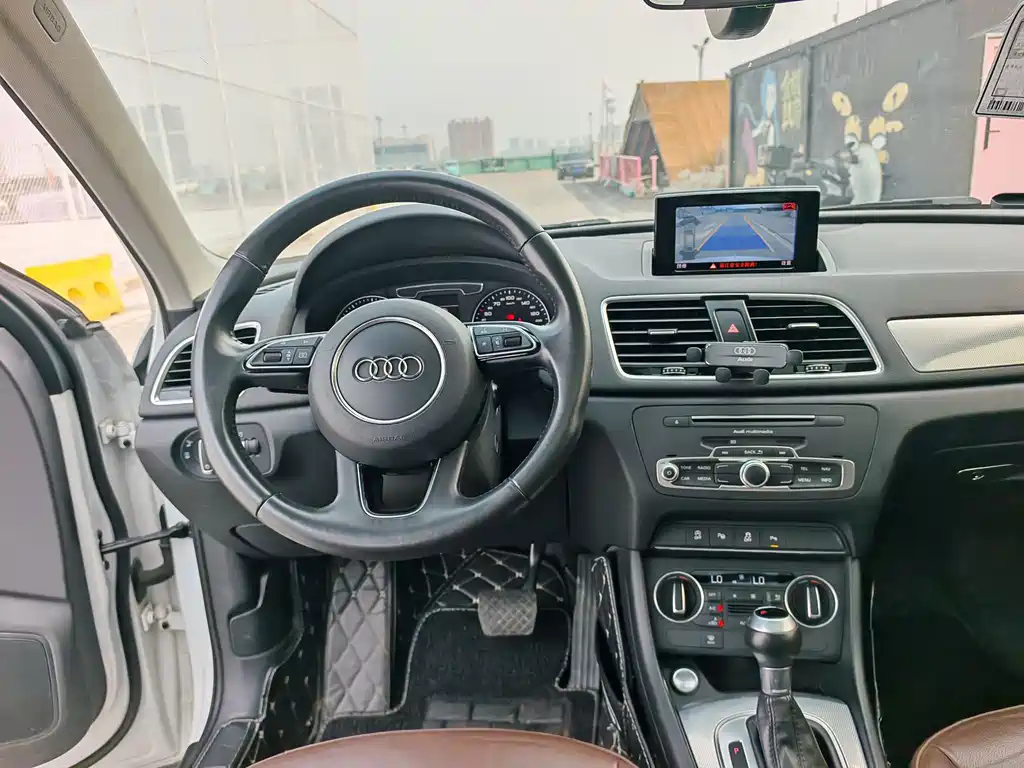 Audi Q3 2018 — фото 13