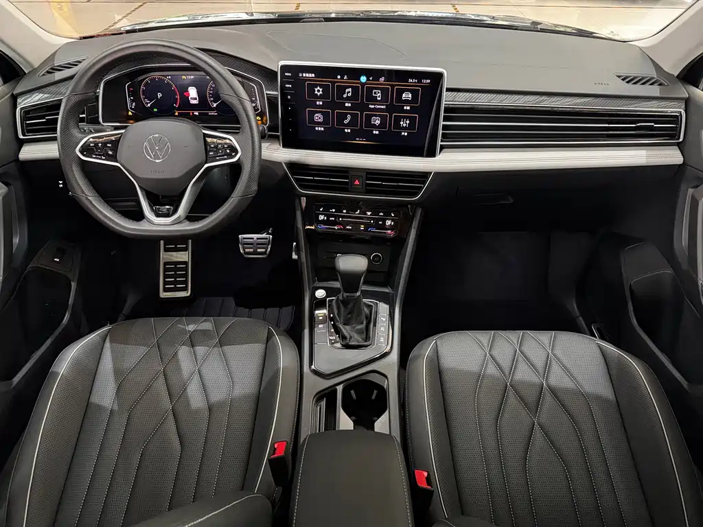 Volkswagen Tiguan L 2023 — фото 6