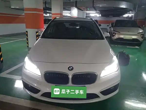BMW 2 Series Station Wagon 2015
