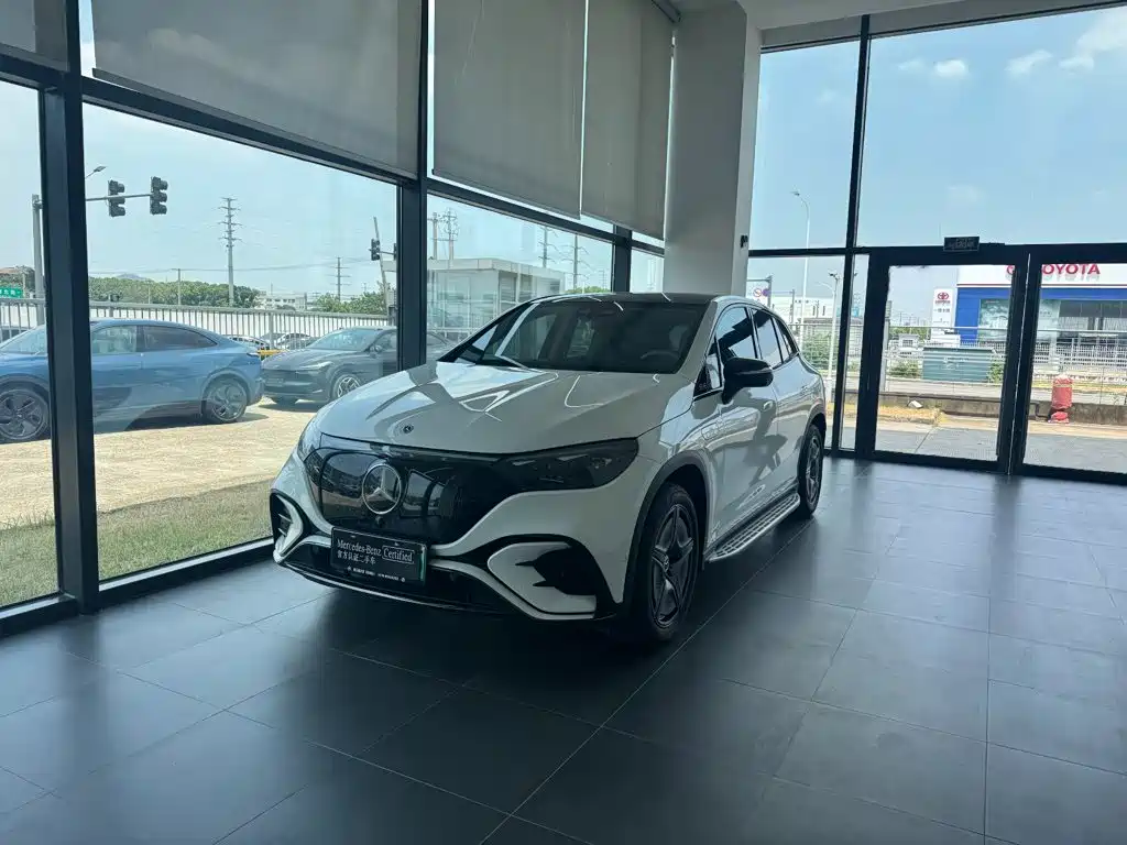 Mercedes-Benz EQE SUV 2023