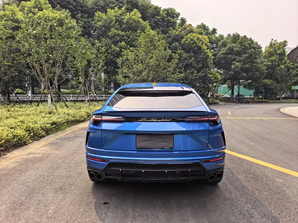 Lamborghini Urus 2019 — фото 21