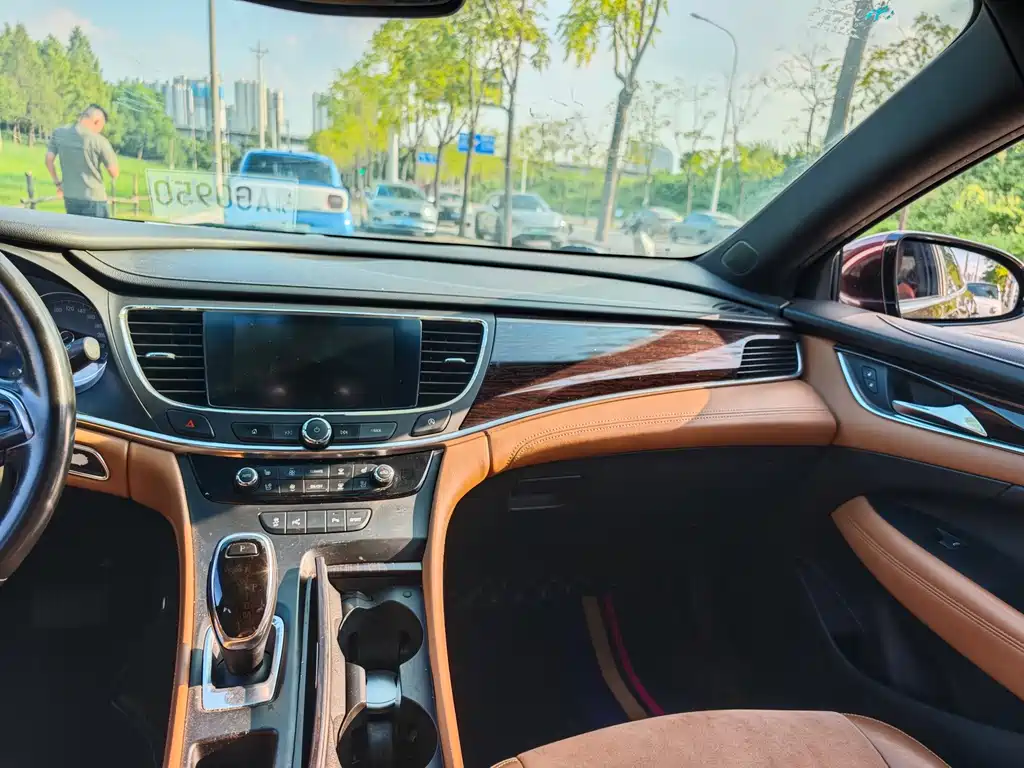 Buick LaCrosse 2017 — фото 13