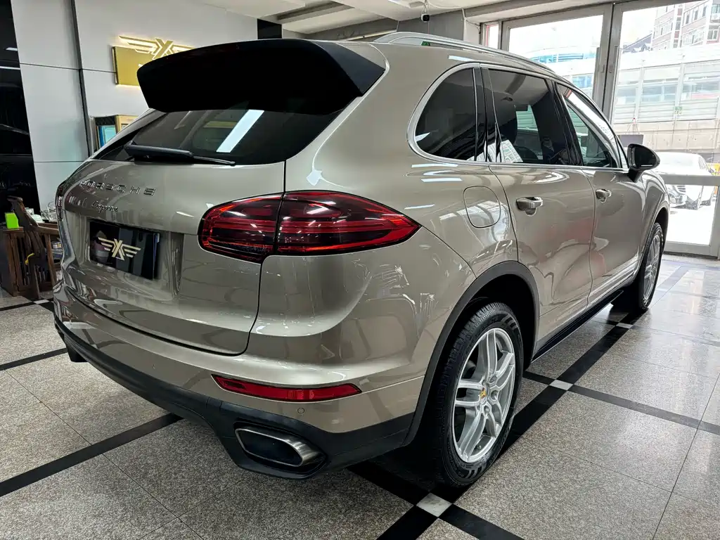 Porsche Cayenne 2015 — фото 5