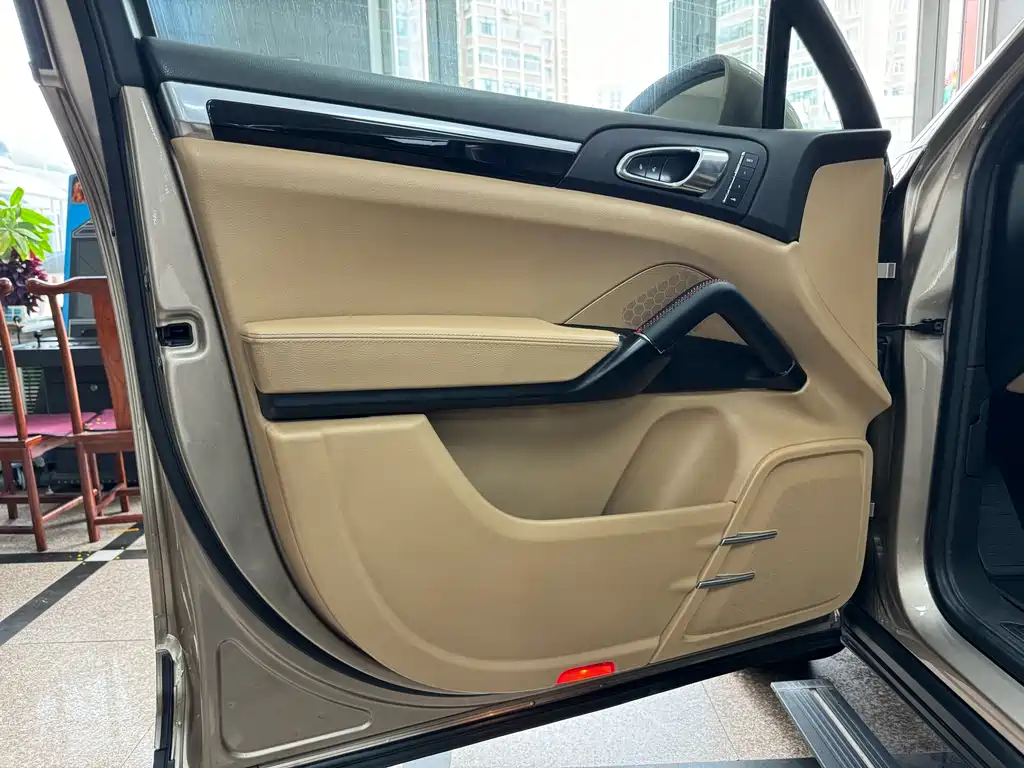 Porsche Cayenne 2015 — фото 10