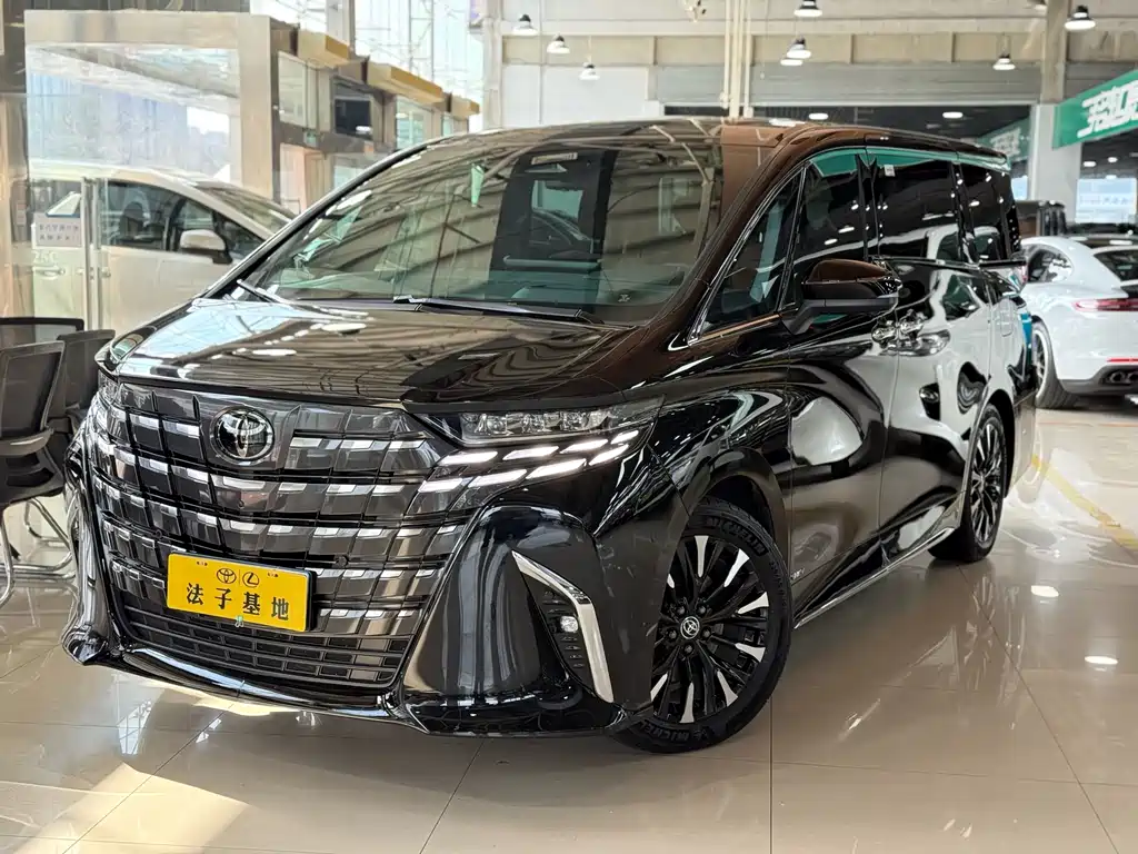 Toyota Alphard 2024 — фото 1