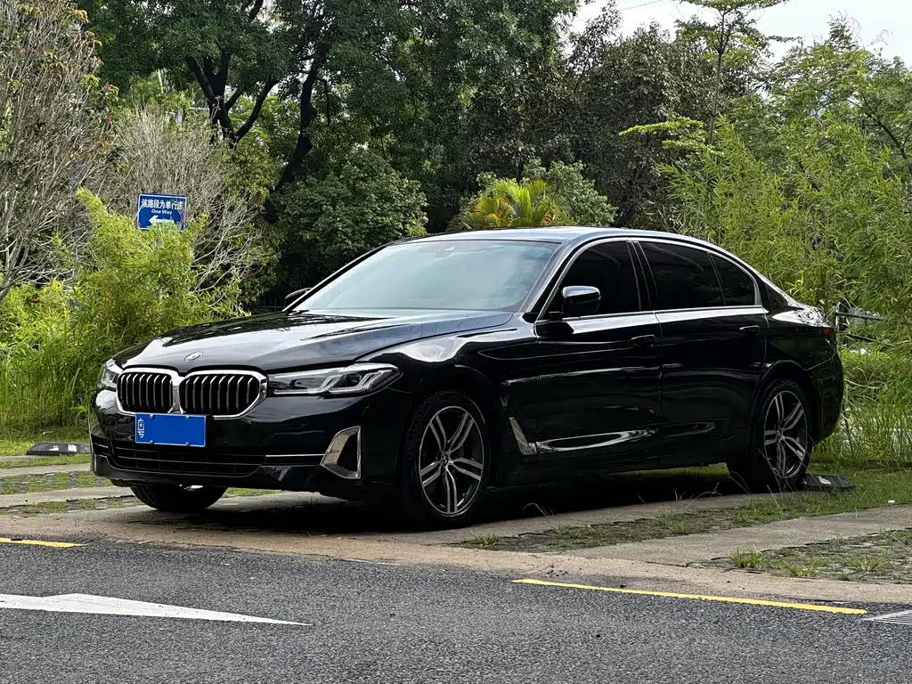 BMW 5 Series 2023 — фото 1