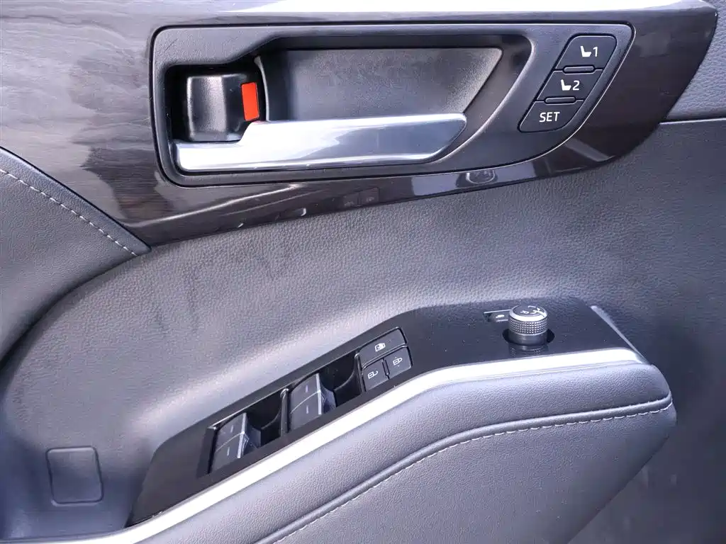 Toyota Crown Kluger 2022 — фото 17