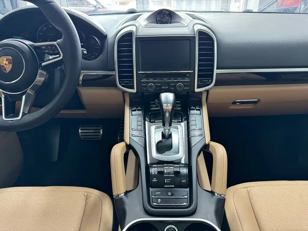 Porsche Cayenne 2015 — фото 27