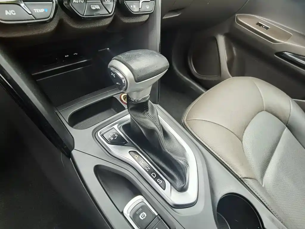GAC Trumpchi GS4 2017 — фото 13