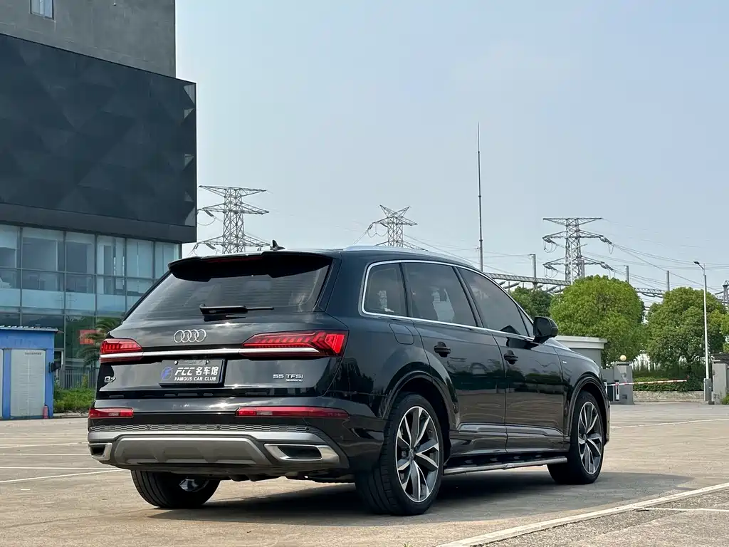 Audi Q7 2020 — фото 7