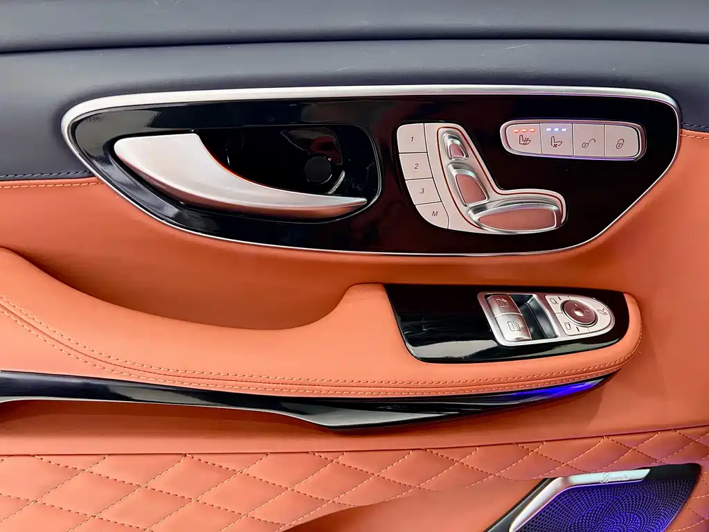 Mercedes-Benz V-Class 2022 — фото 27