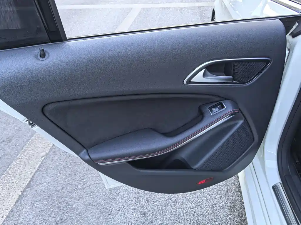 Mercedes-Benz CLA 2017 — фото 15
