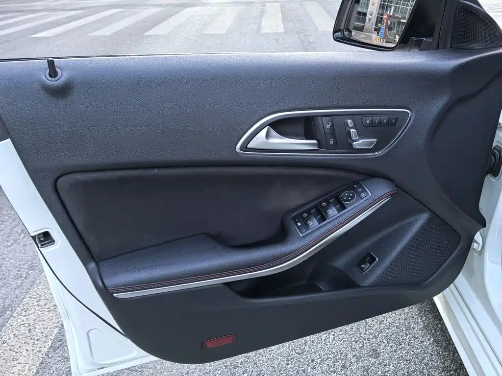 Mercedes-Benz CLA 2017 — фото 22