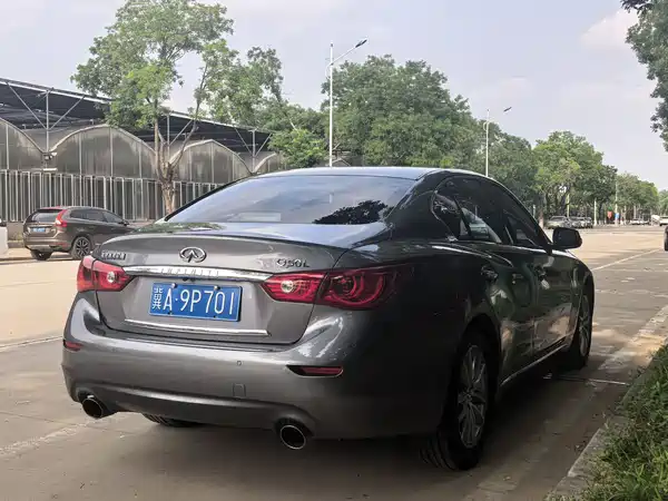 Infiniti Q50L 2015