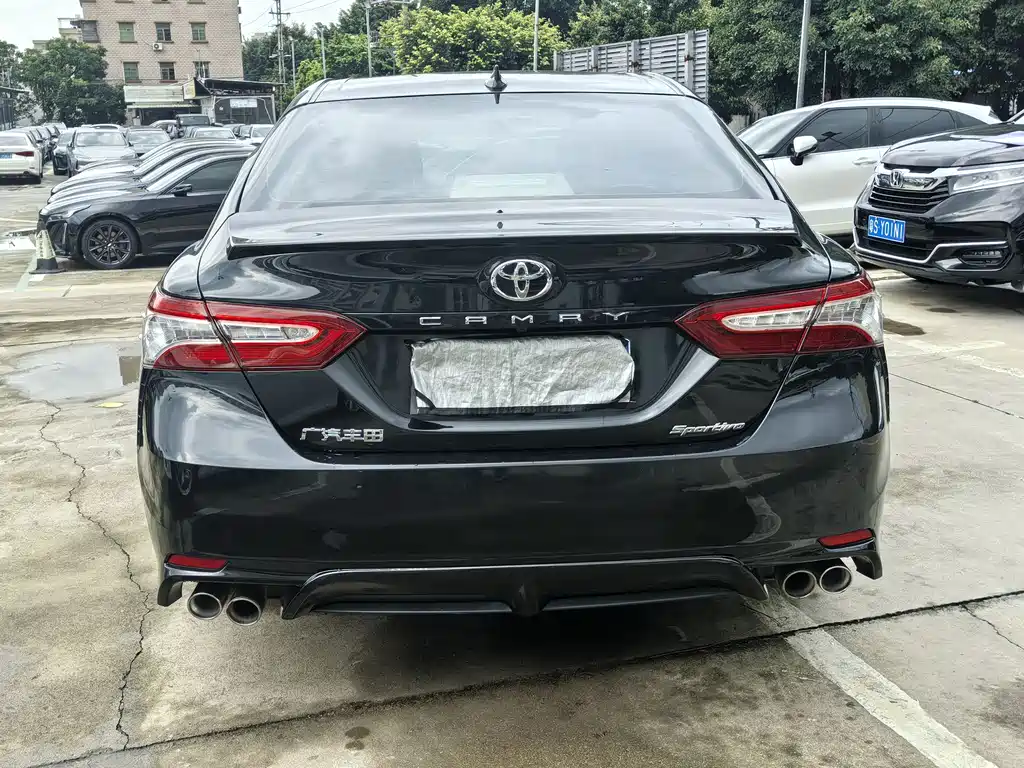 Toyota Camry 2022 — фото 4