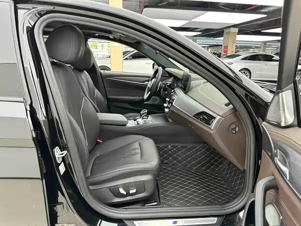 BMW 5 Series 2021