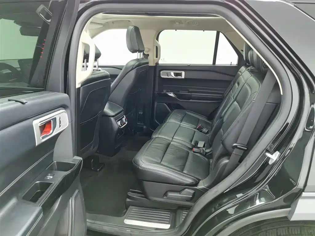 Ford Explorer 2022 — фото 15