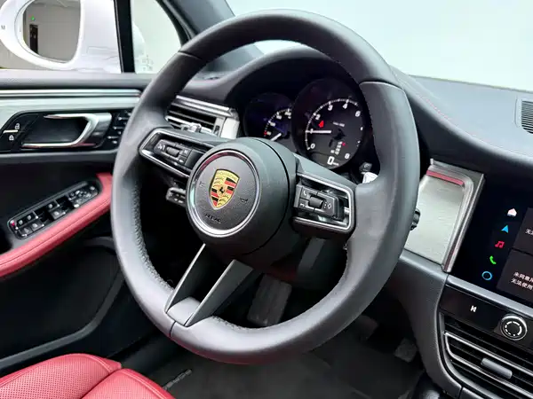 Porsche Macan 2025