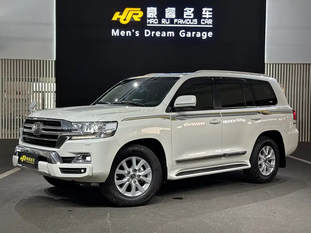 Toyota Land Cruiser 2020 — фото 1