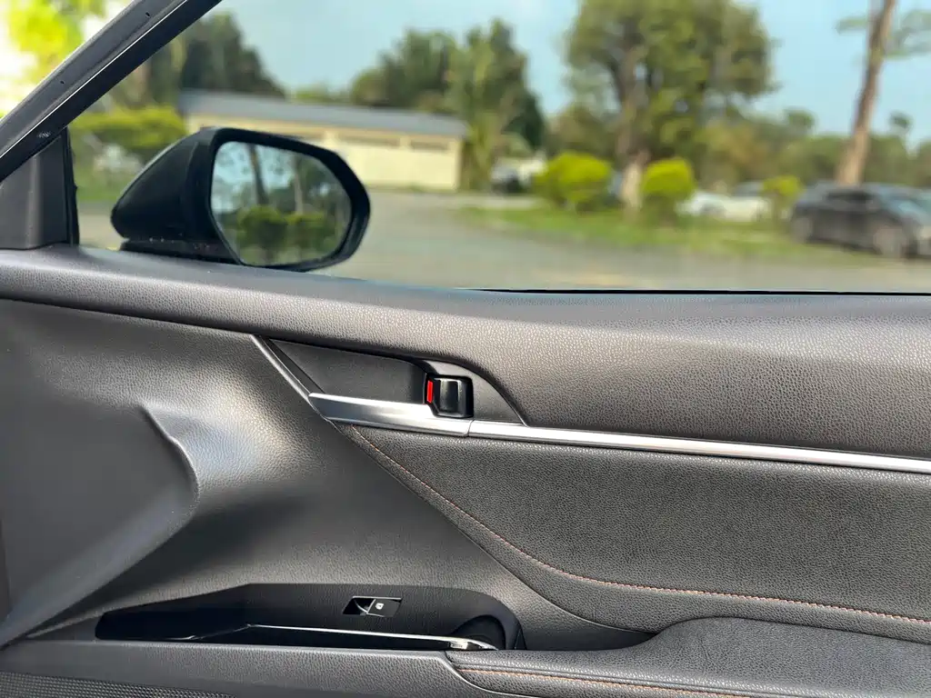 Toyota Camry 2018 — фото 15