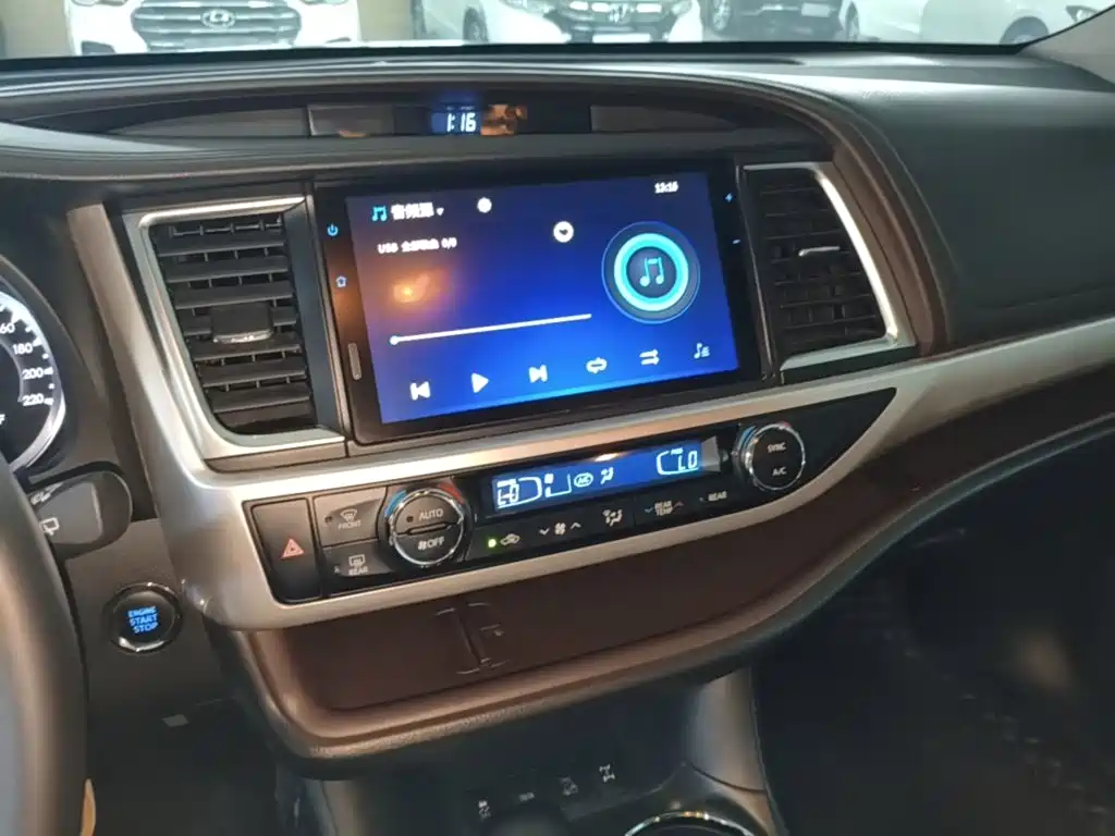 Toyota Highlander 2021 — фото 13
