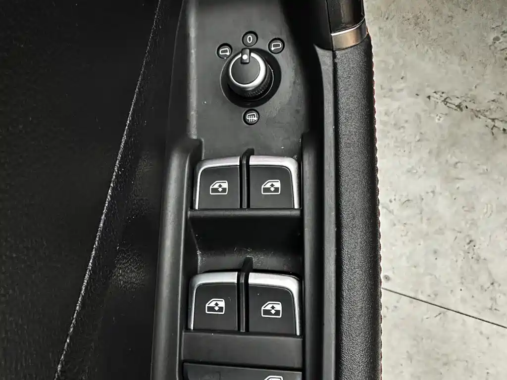 Audi Q2L 2023 — фото 12
