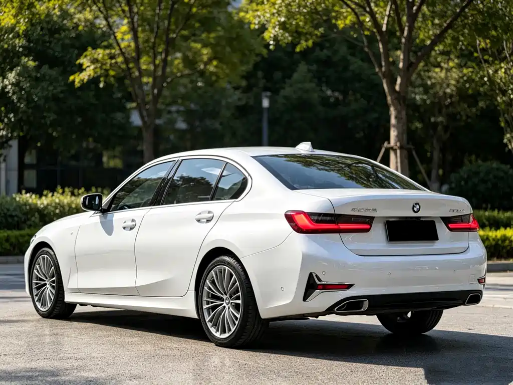 BMW 3 Series 2019 — фото 10