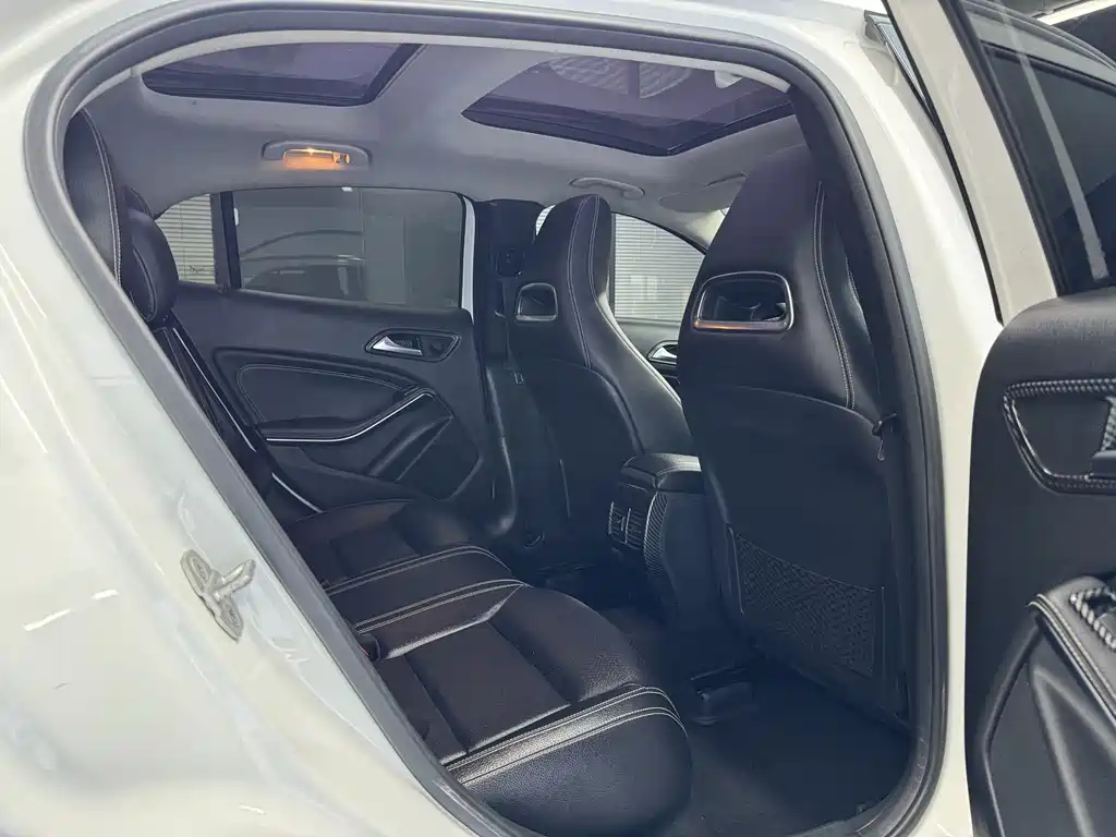 Mercedes-Benz GLA 2016 — фото 15