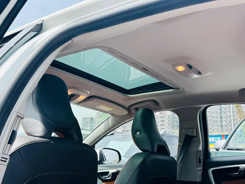 Volvo S60 2019 — фото 13
