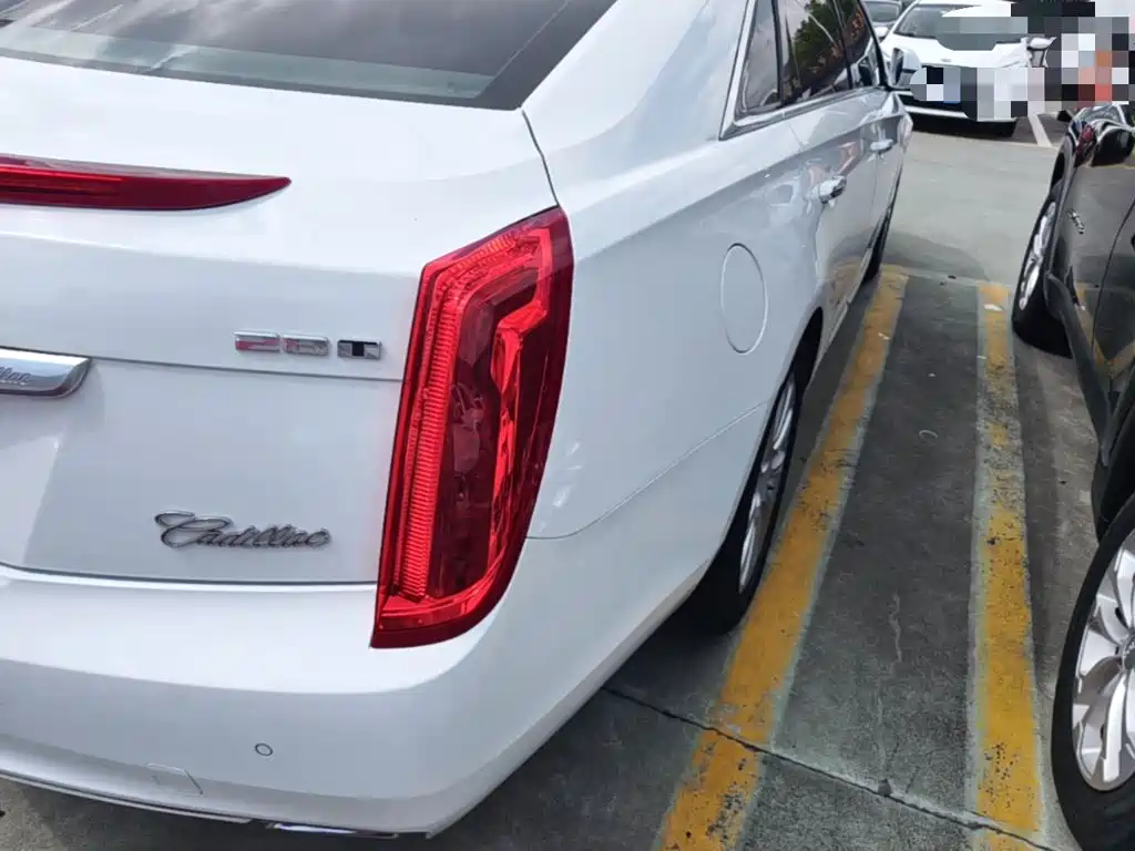 Cadillac XTS 2016 — фото 8