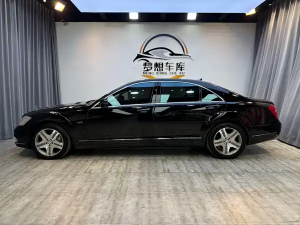 Mercedes-Benz S-Class 2010