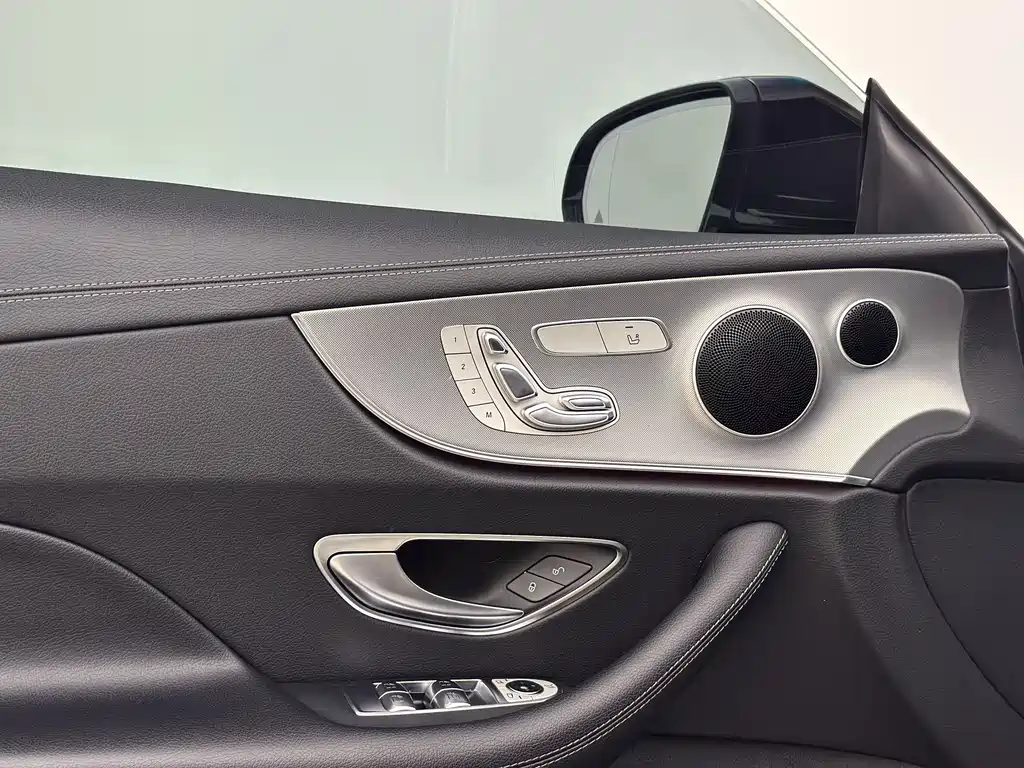 Mercedes-Benz E-Class 2017 — фото 14