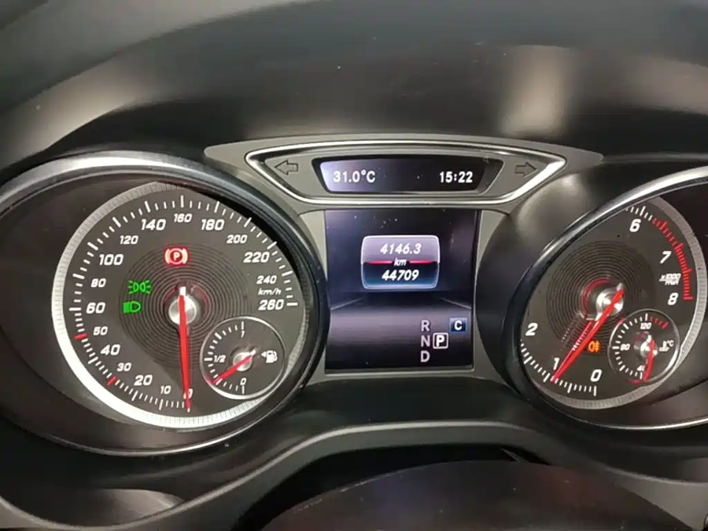 Mercedes-Benz GLA 2019 — фото 12