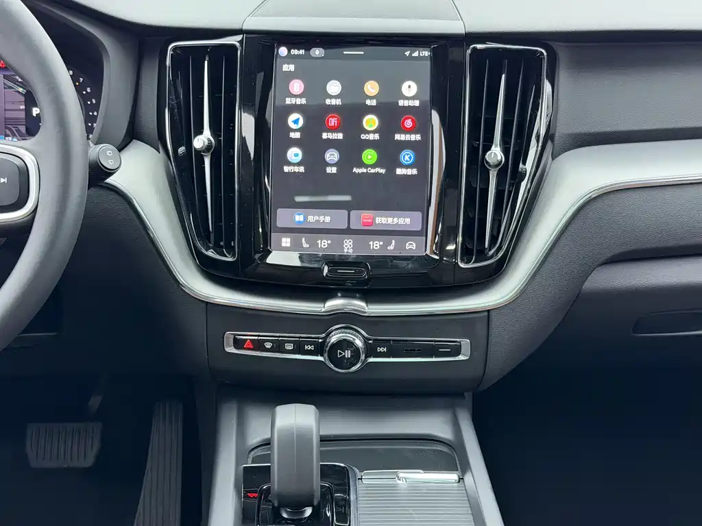 Volvo XC60 2023 — фото 8