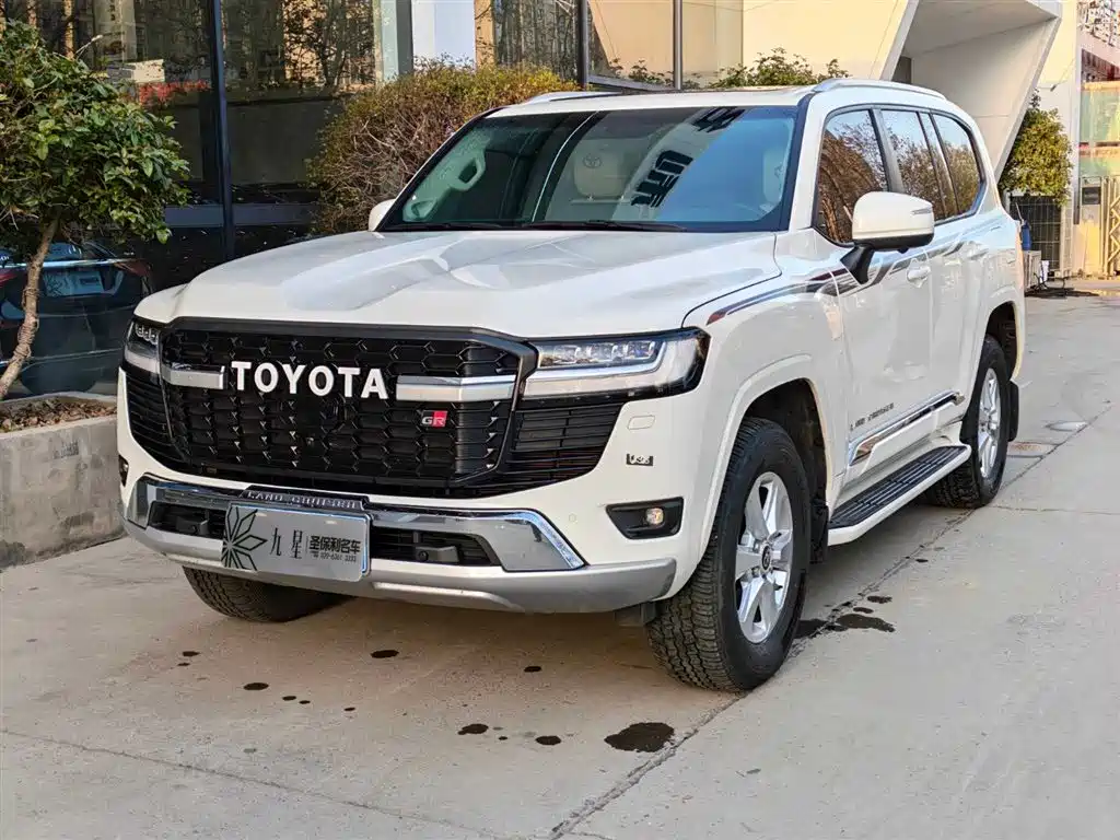 Toyota Land Cruiser 2025 — фото 1