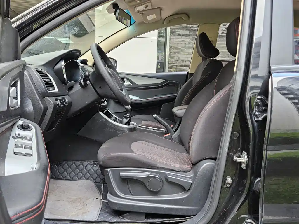Baojun 560 2015