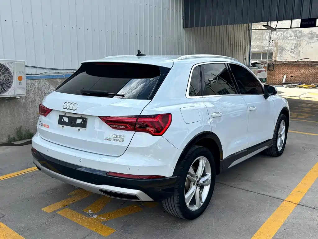 Audi Q3 2022 — фото 4