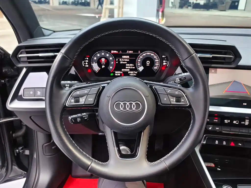 Audi A3 2023 — фото 17